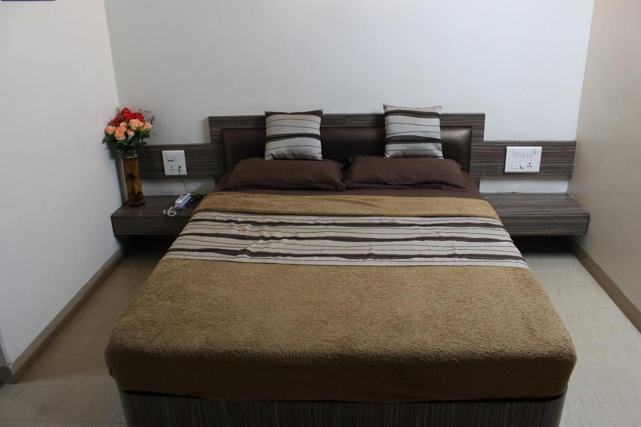 Hotel Rama Executive มหาบาเลชวาร์ ภายนอก รูปภาพ
