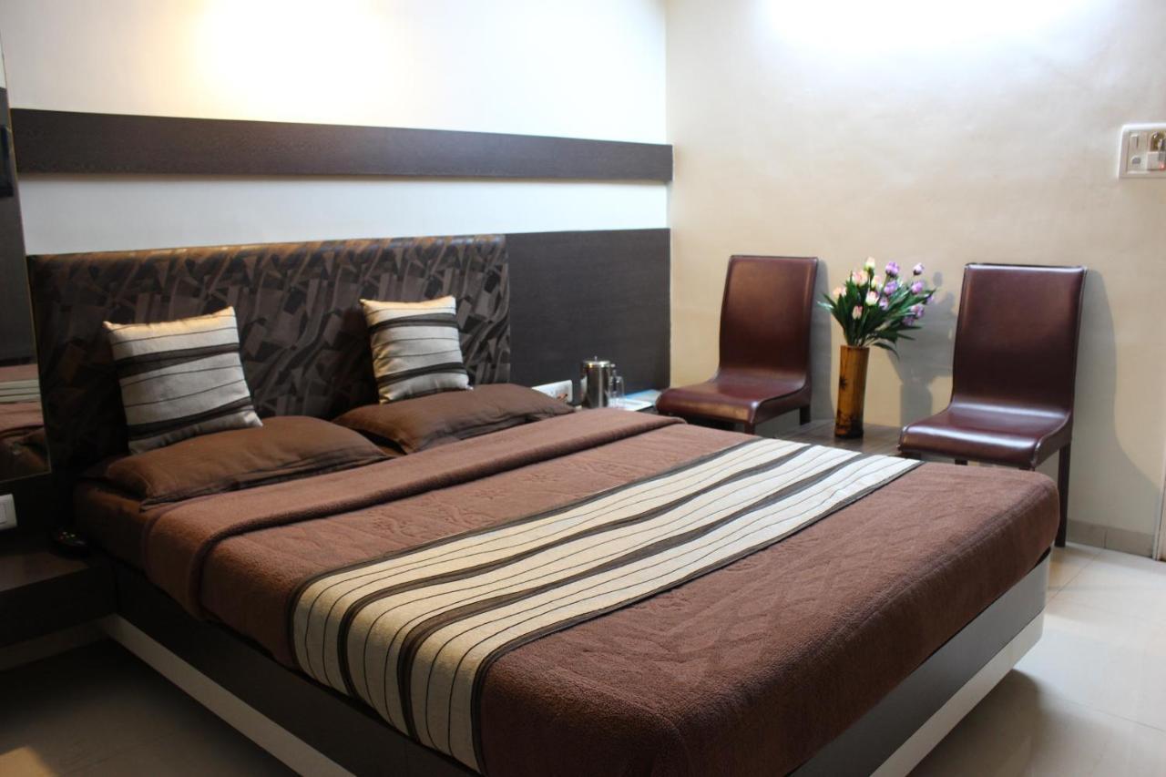 Hotel Rama Executive มหาบาเลชวาร์ ภายนอก รูปภาพ