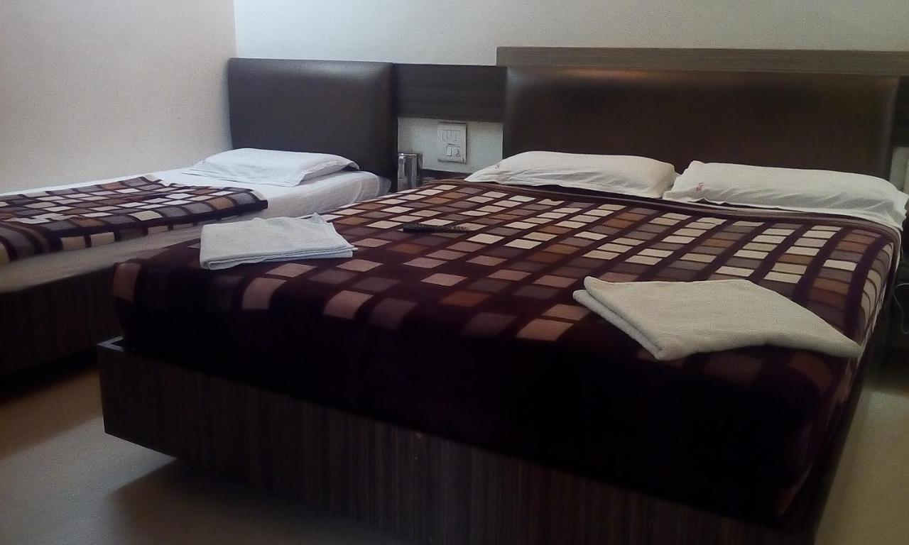 Hotel Rama Executive มหาบาเลชวาร์ ภายนอก รูปภาพ