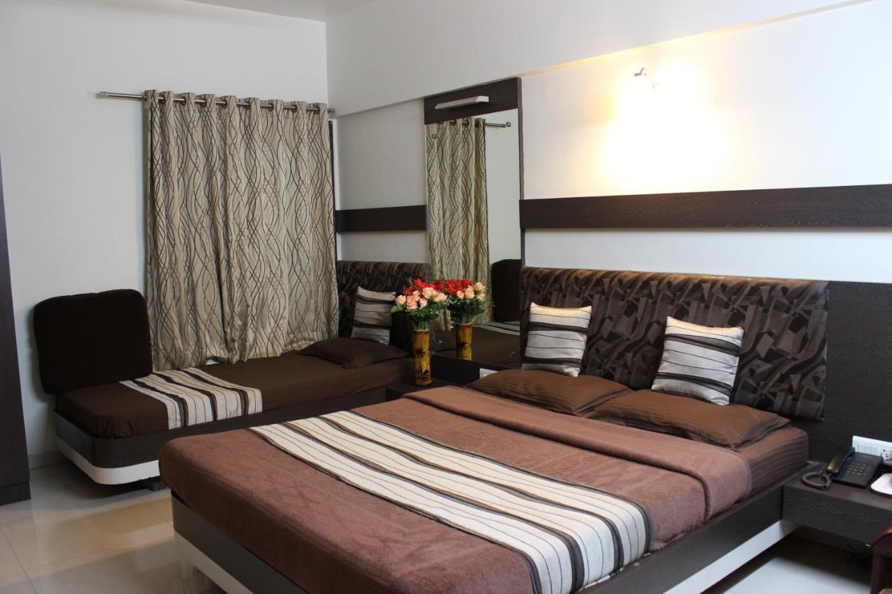 Hotel Rama Executive มหาบาเลชวาร์ ภายนอก รูปภาพ